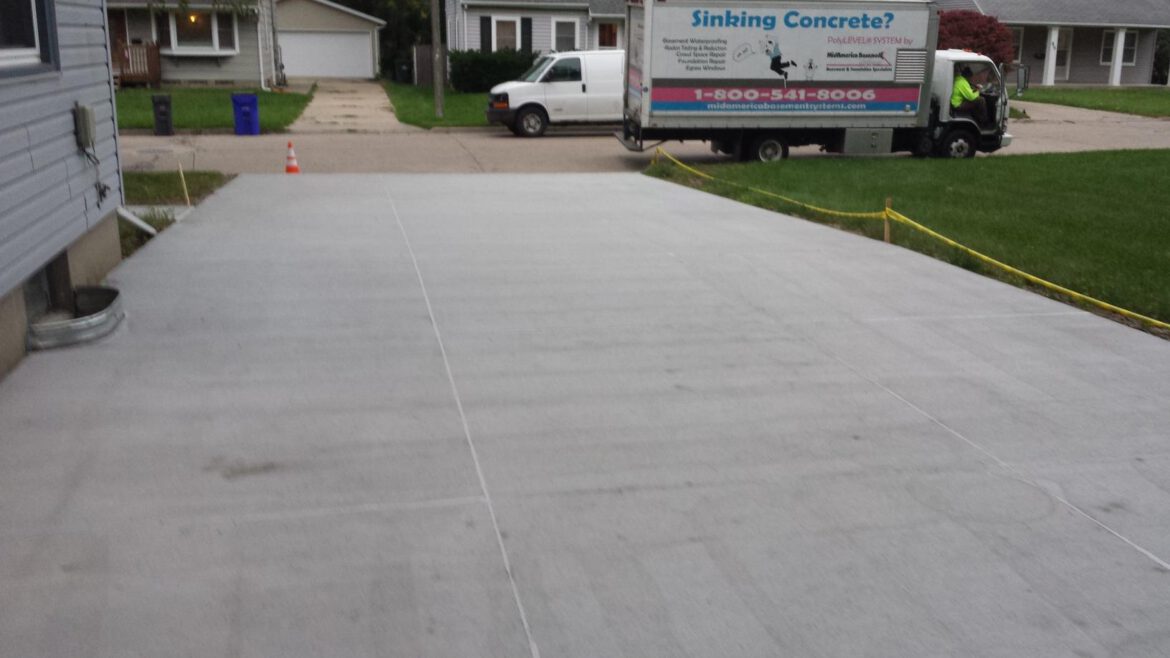 How to Determine the Cost of Driveway Repair